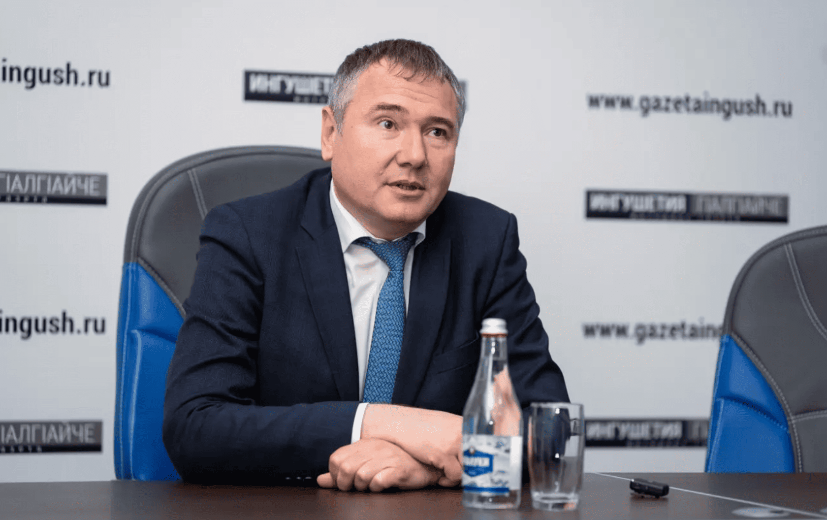 Сотрудники редакции газеты «Ингушетия» поздравляют Руслана Мизиева с 50-летием