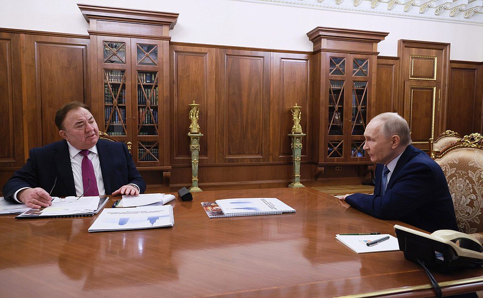 Калиматов на встрече с Путиным попросил поддержки в решении ряда вопросов