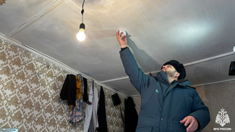В Сунже в домах многодетных семей бесплатно установили пожарные извещатели
