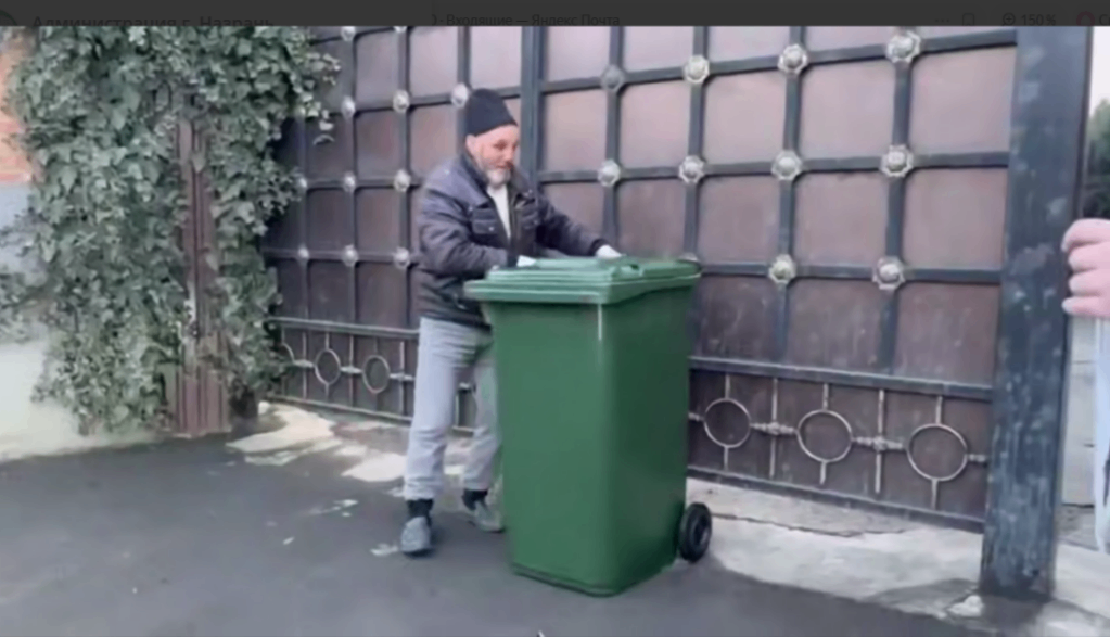 В Назрани принимаются решительные меры по устранению мусора вдоль дорог