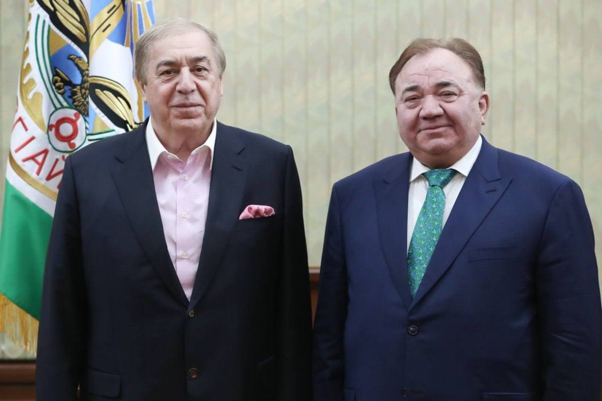 Глава Ингушетии поздравил бизнесмена и поэта Микаила Гуцериева с днем рождения 