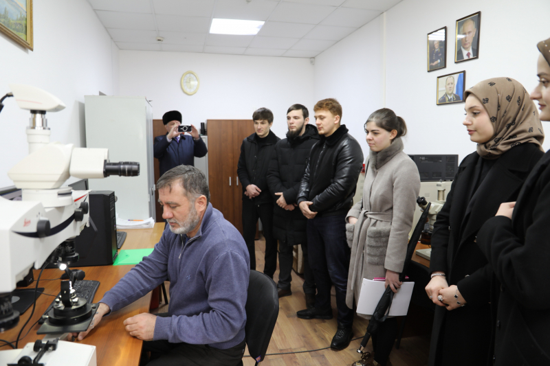 Студенты Госуниверситета Ингушетии познакомились с работой криминалистов в МВД 