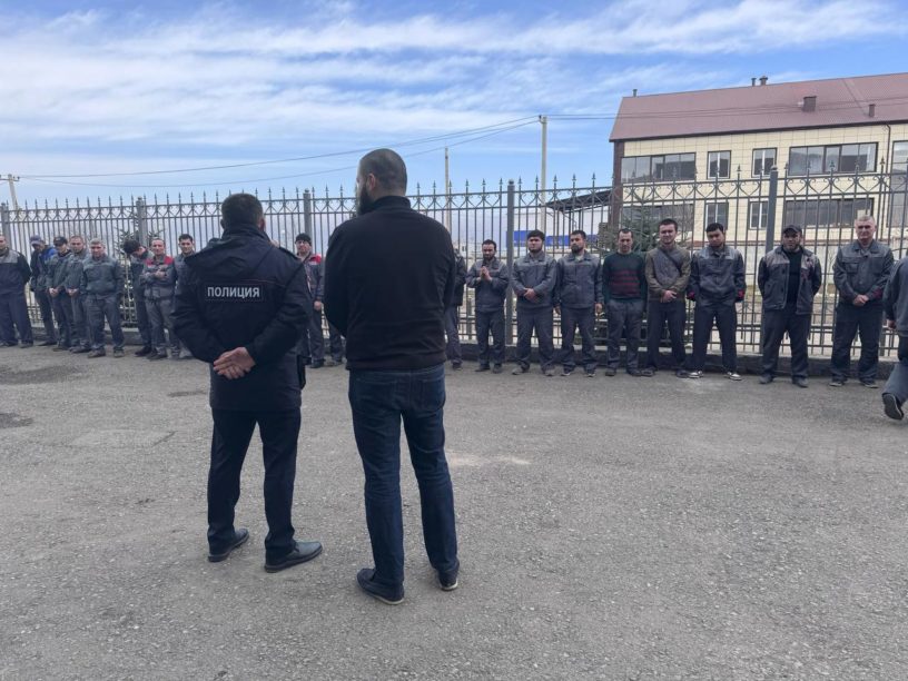 В селе Экажево Ингушетии провели проверочные акции среди иностранцев В селе Экажево Ингушетии провели проверочные акции среди иностранцев