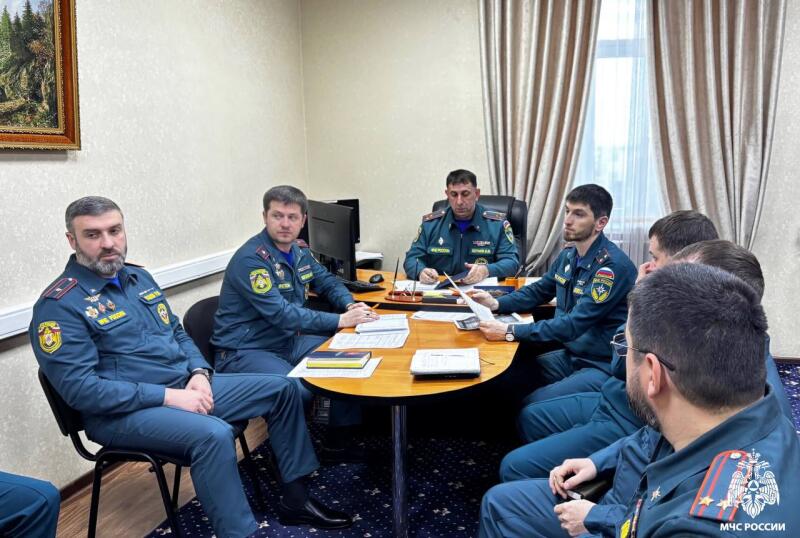 Применение мобильного приложения «Инспектор» обсудили в МЧС по Ингушетии Применение мобильного приложения «Инспектор» обсудили в МЧС по Ингушетии