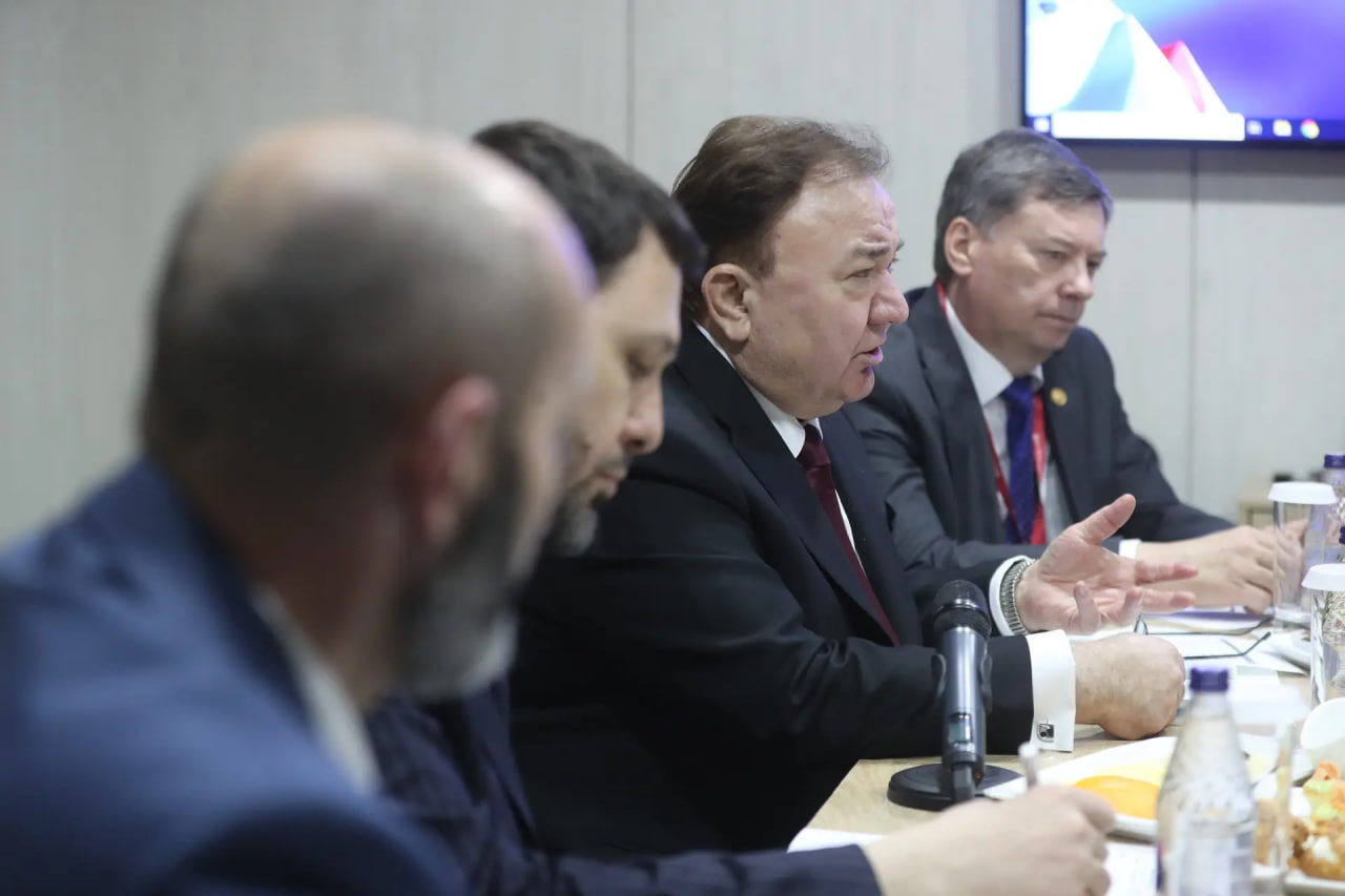 На КИФ-2026 Глава Ингушетии встретился с заместителем председателя ВЭБ.РФ 