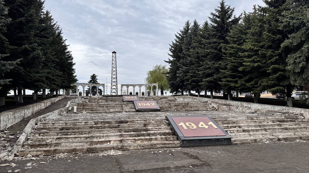 В Назрани благоустраивают Аллею Победы В Назрани благоустраивают Аллею Победы