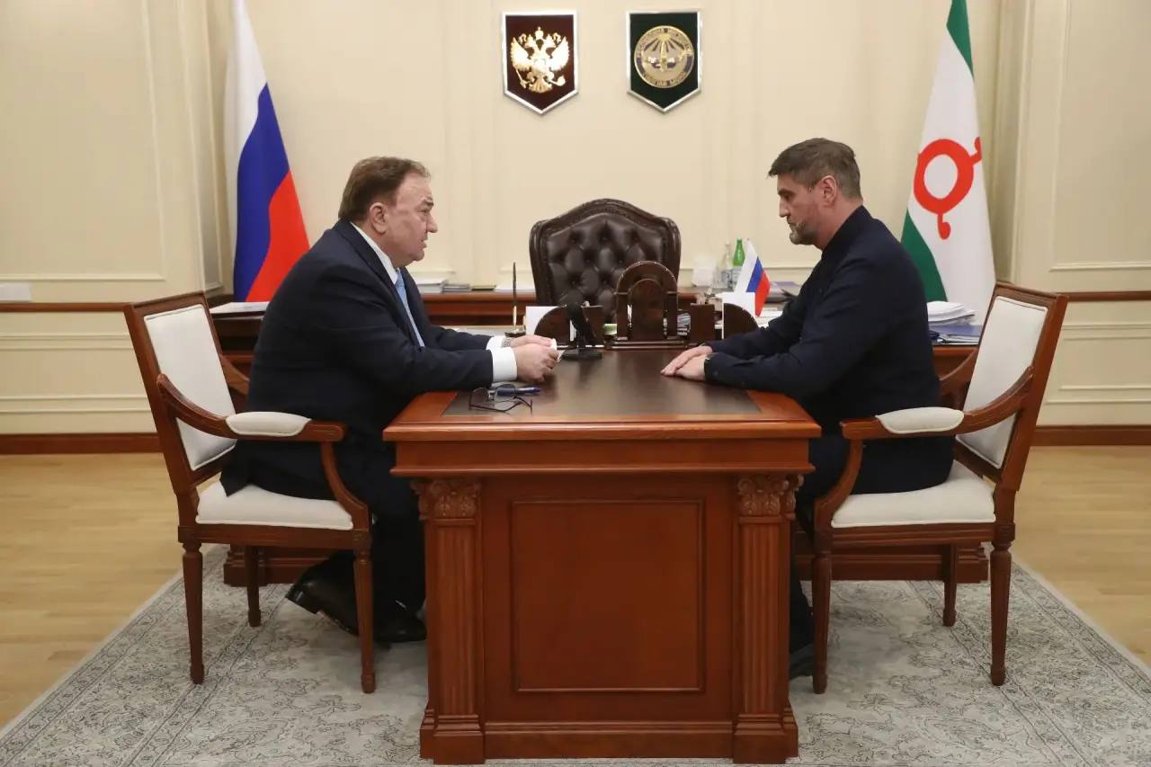 С замглавы Минэнерго России Петром Конюшенко встретился Махмуд-Али Калиматов С замглавы Минэнерго России Петром Конюшенко встретился Махмуд-Али Калиматов