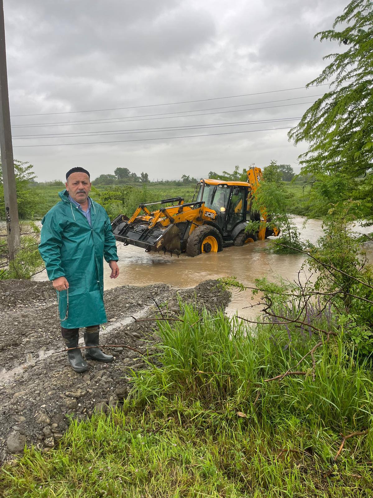 В селе Троицкое Ингушетии развернулась борьба с водной стихией В селе Троицкое Ингушетии развернулась борьба с водной стихией