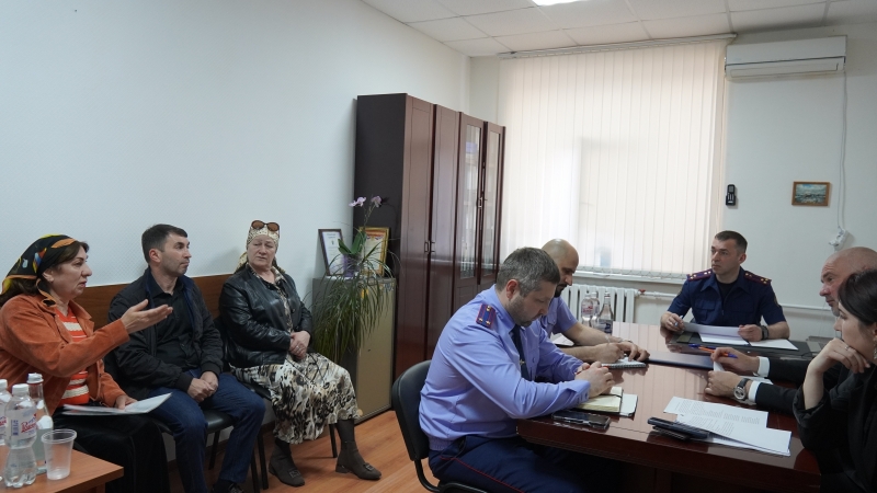 Прием граждан по проблеме жилья провели глава СУ СКР по Ингушетии и мэр Назрани