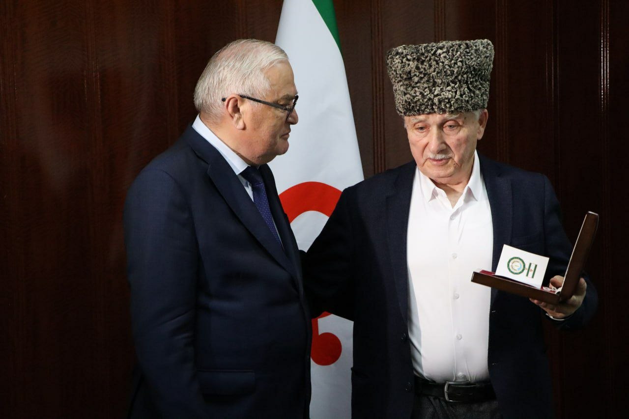 В Магасе прошло вручение высшей награды парламента Ингушетии «Наха сийдер» В Магасе прошло вручение высшей награды парламента Ингушетии «Наха сийдер»