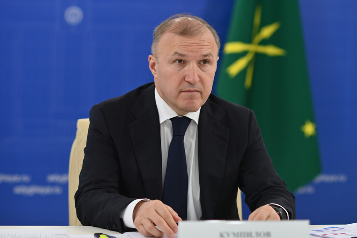 Глава Адыгеи поздравил руководителя и жителей Ингушетии с Днем республики