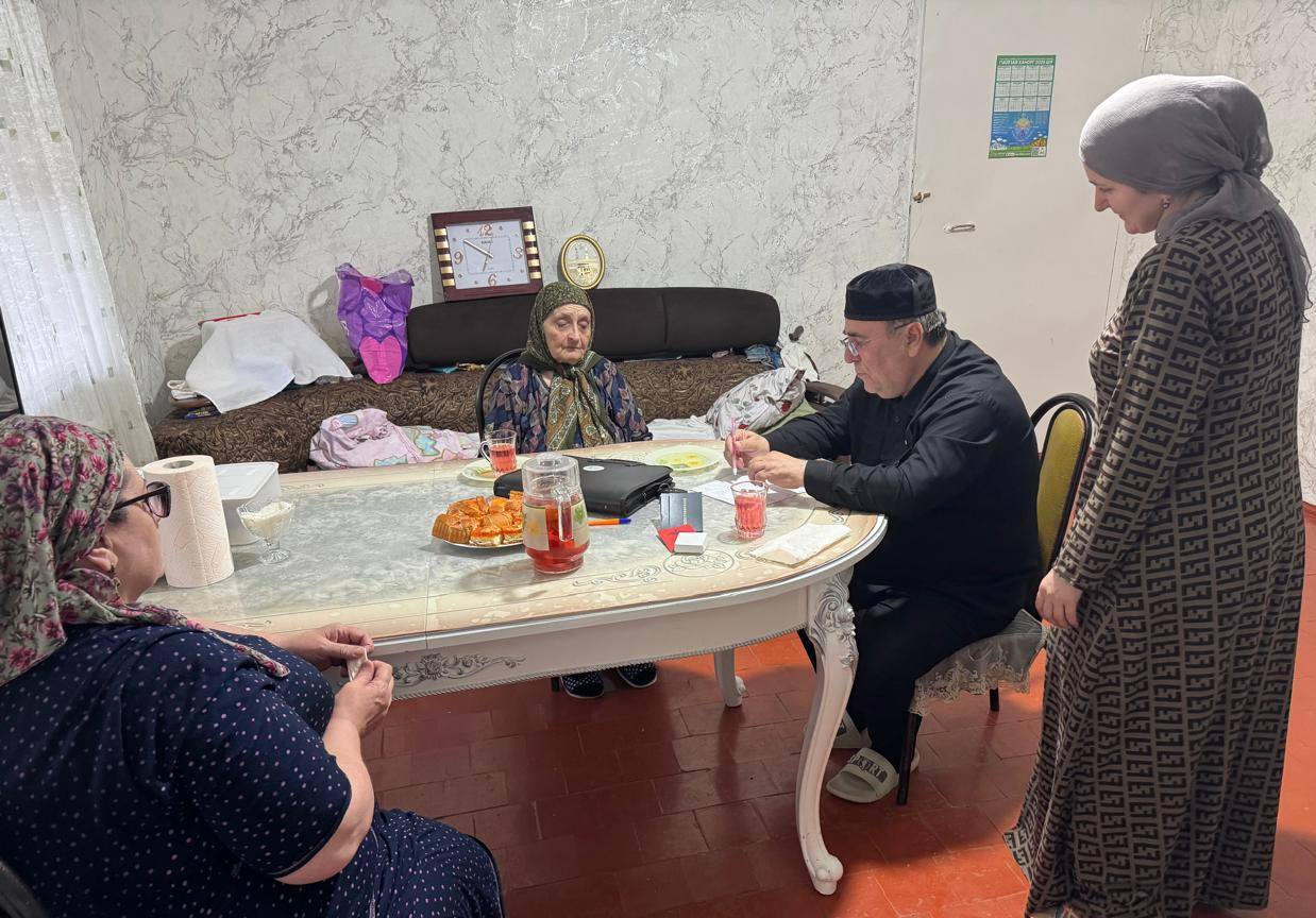 Сотрудник фонда «Защитники Отечества» Ингушетии навестил семью погибшего бойца