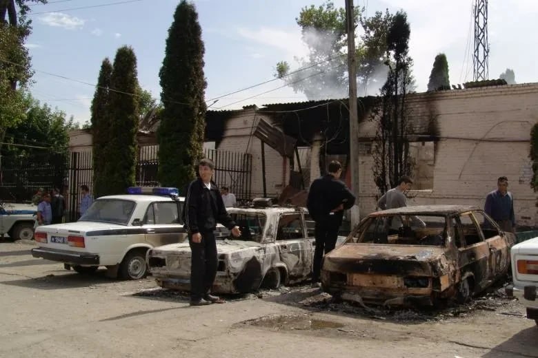 В Ингушетии вспоминают нападение боевиков на республику 22 года назад В Ингушетии вспоминают нападение боевиков на республику 22 года назад