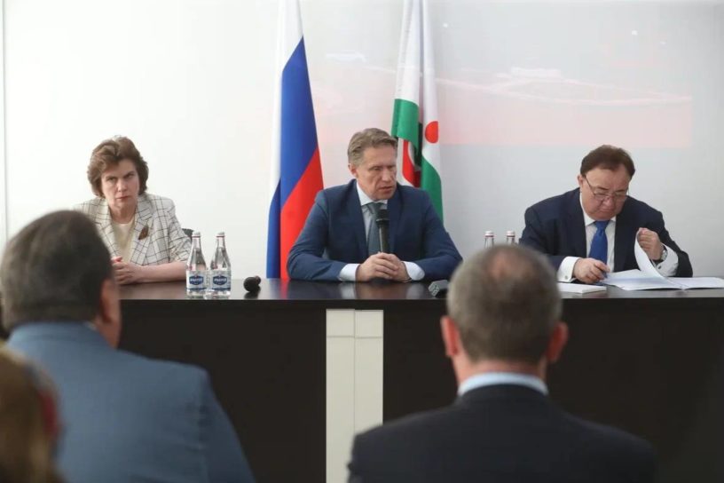 Михаил Мурашко и Махмуд-Али Калиматов вручили награды медикам Ингушетии 