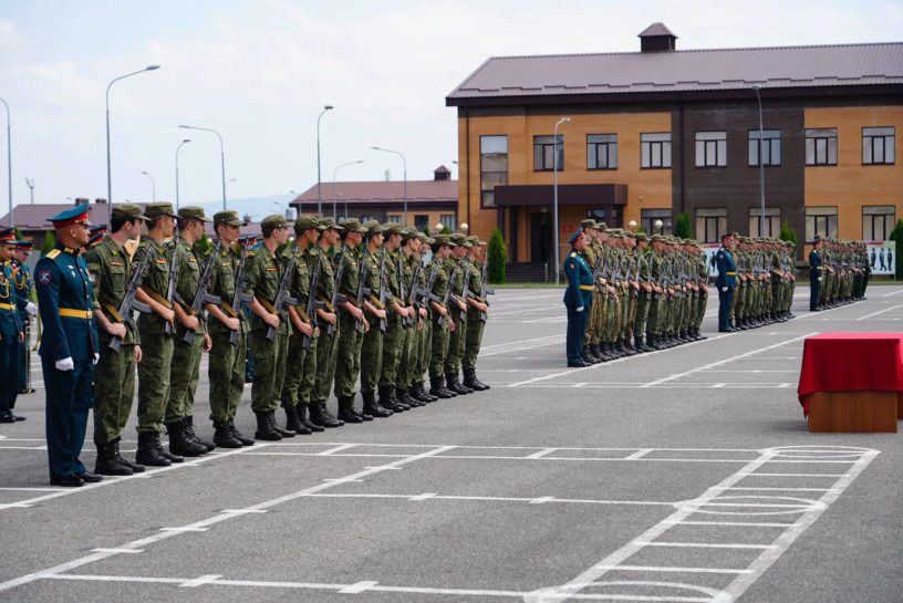Первый выпуск ВУЦ Госуниверситета Ингушетии принял Военную присягу