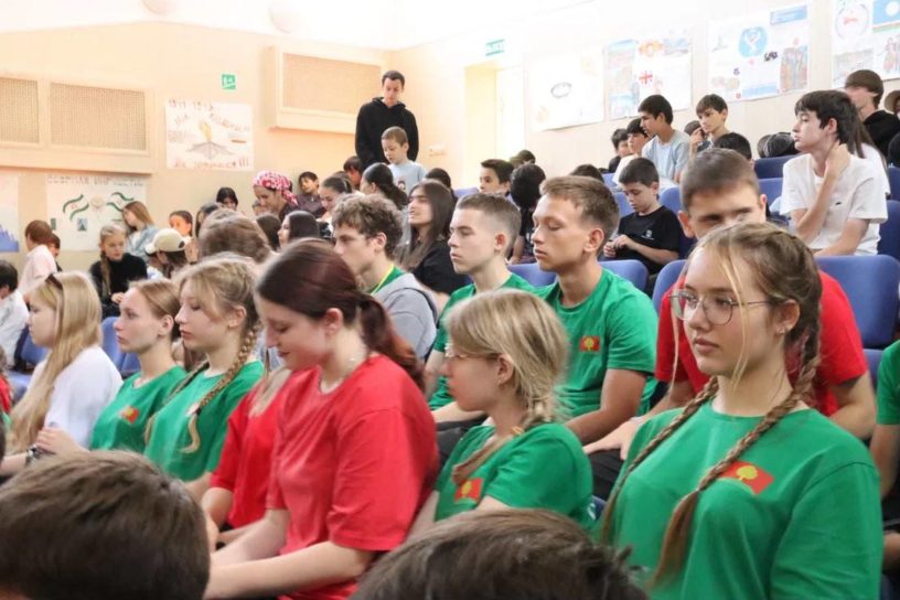 В лагере «Оаздик» прошла лекция о редких видах флоры и фауны Джейрахского района