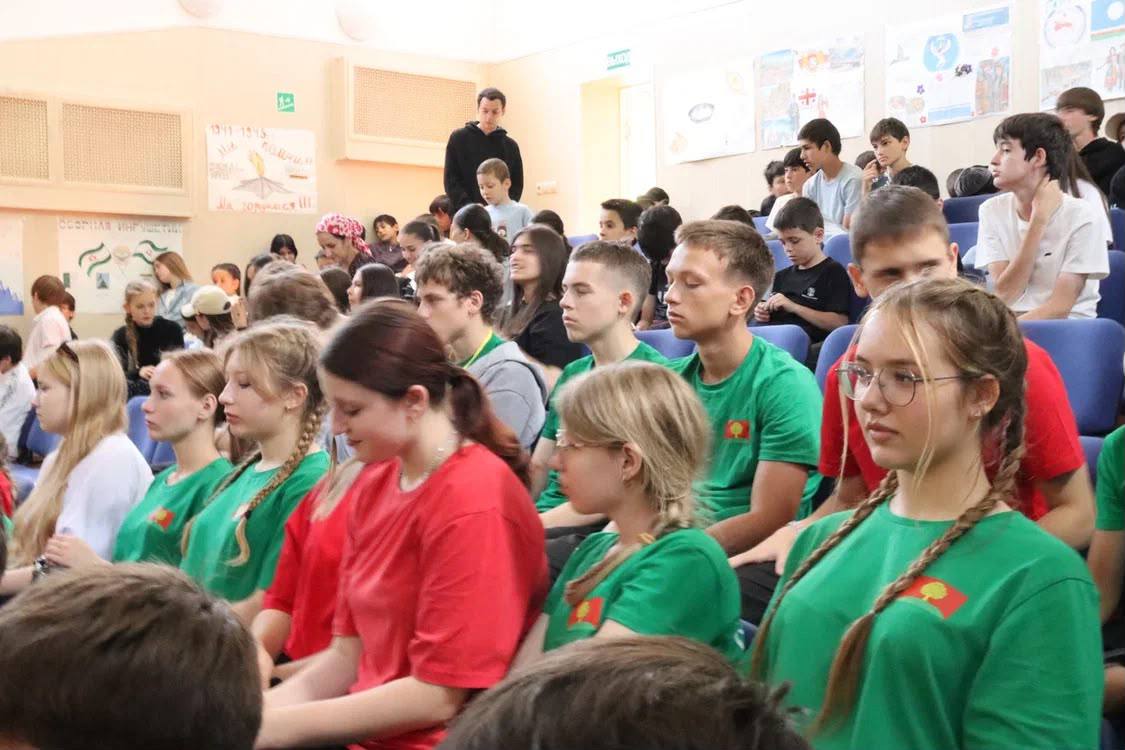В лагере «Оаздик» прошла лекция о редких видах флоры и фауны Джейрахского района
