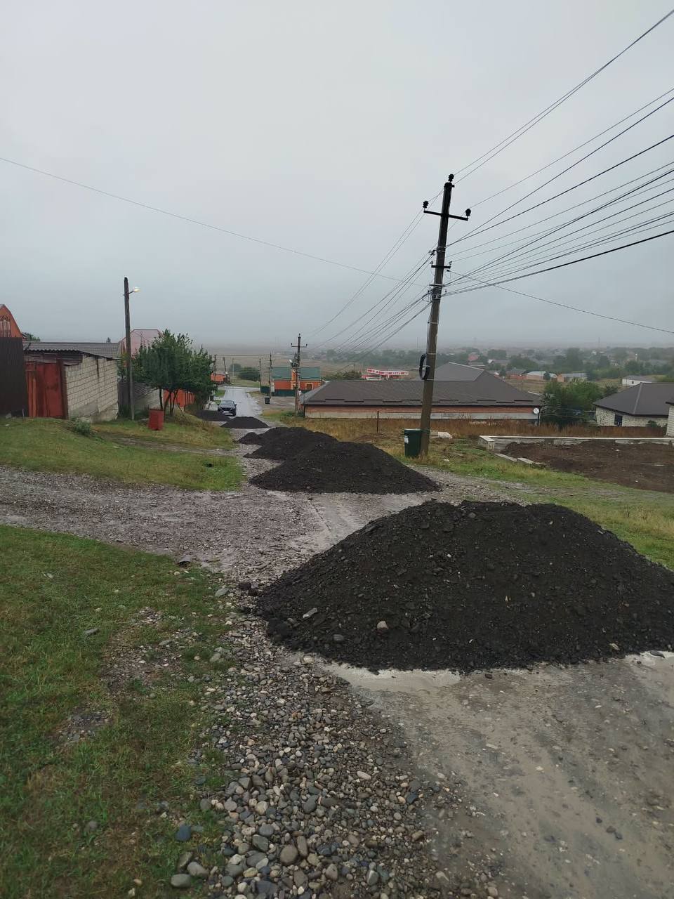 По обращению семьи участника СВО в селе Инарки Ингушетии благоустраивают улицу По обращению семьи участника СВО в селе Инарки Ингушетии благоустраивают улицу