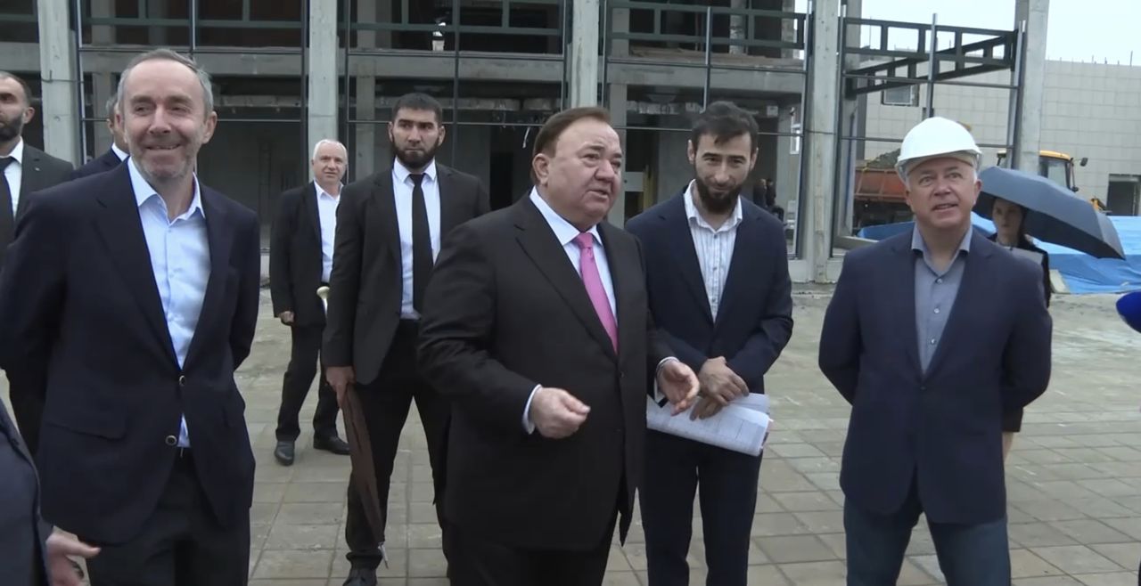 Глава Ингушетии проверил ход возведения многофункционального комплекса в Магасе Глава Ингушетии проверил ход возведения многофункционального комплекса в Магасе