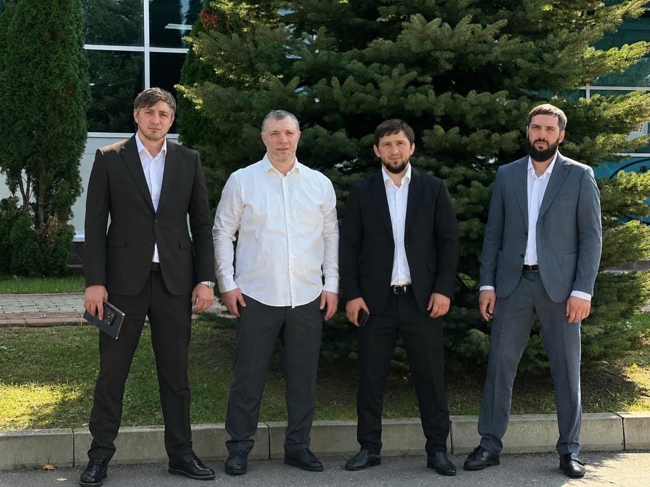 Глава Минспорта Ингушетии проверил работу ледовых арен «Эрзи» и «Башлоам»