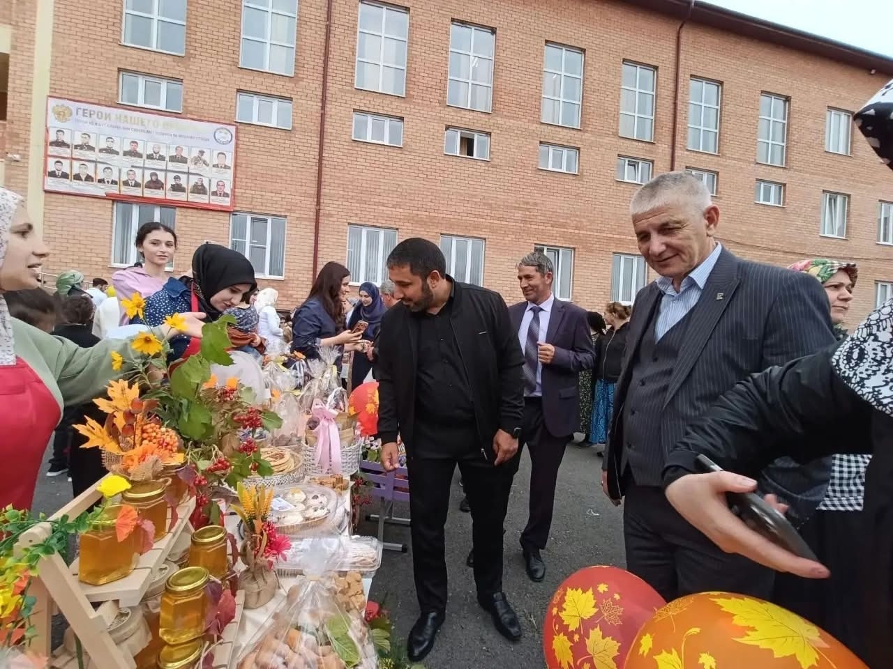Ингушские единороссы посетили осеннюю ярмарку в коррекционной школе-интернате
