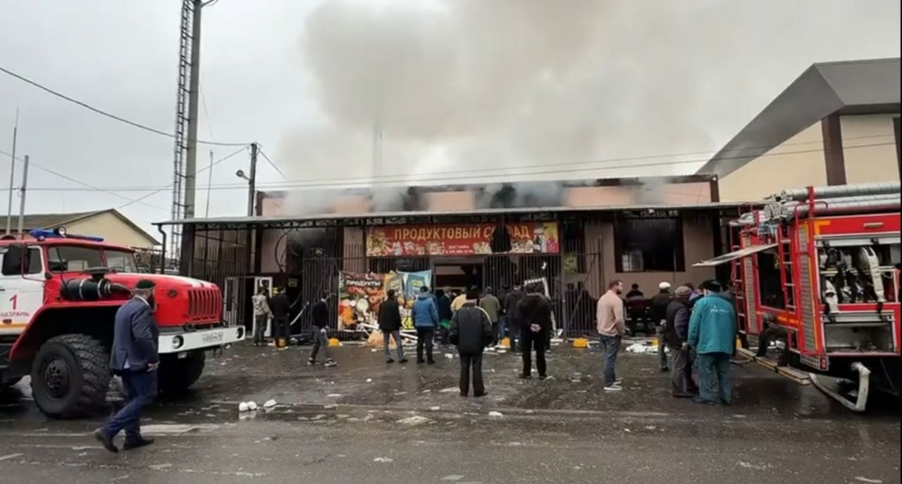 В селе Плиево Ингушетии при пожаре в магазине спасли человека
