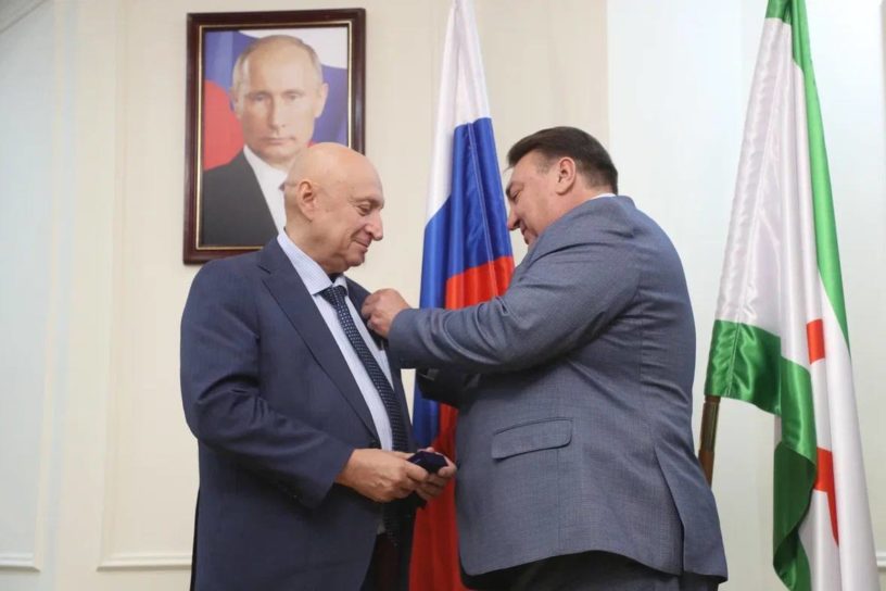 Профессор Дмитрий Гиллер удостоен звания «Заслуженный врач Республики Ингушетия»