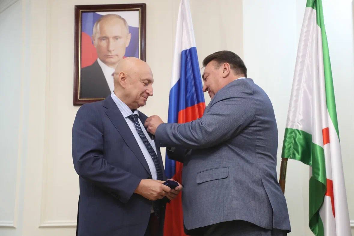 Профессор Дмитрий Гиллер удостоен звания «Заслуженный врач Республики Ингушетия»