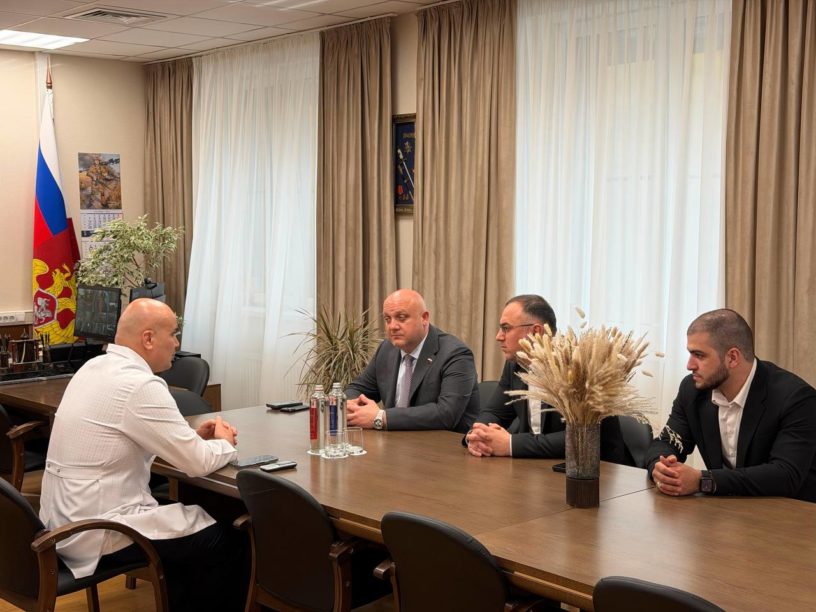 Депутат Госдумы и постпред Ингушетии в Москве навестили в госпитале бойцов СВО